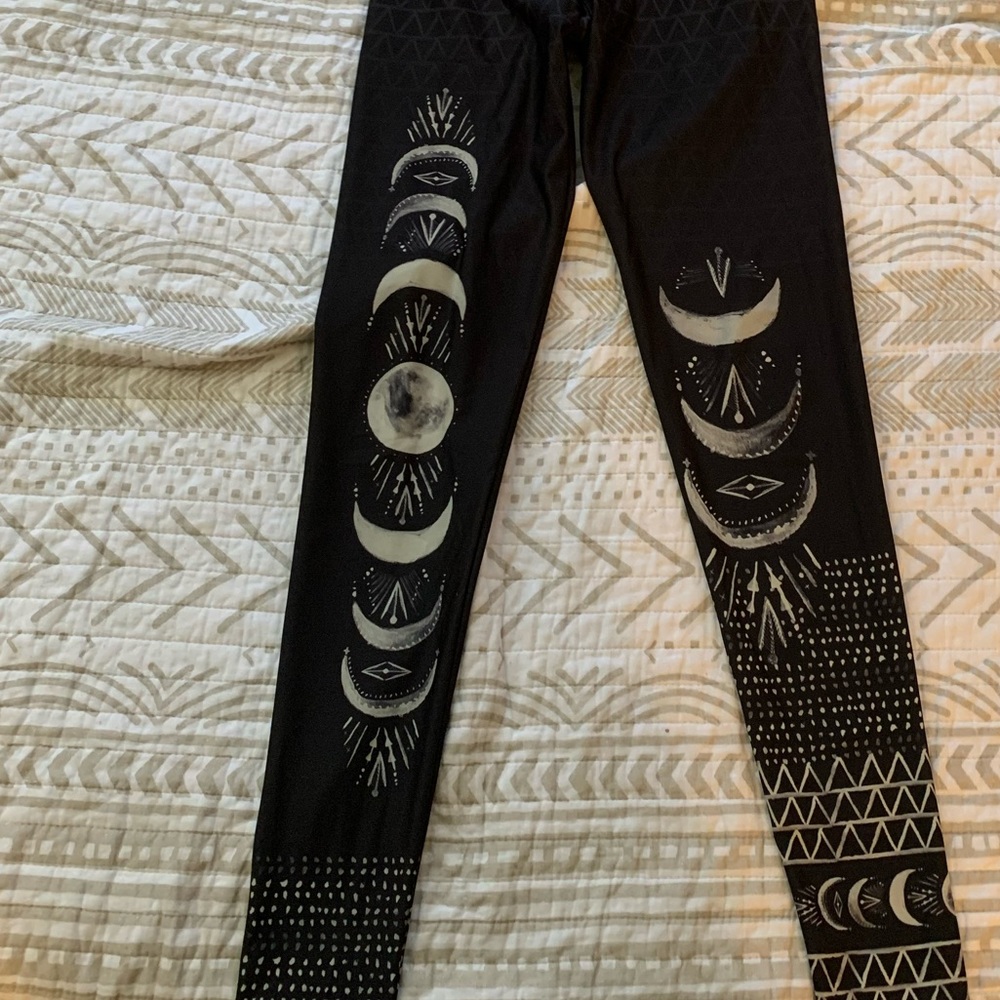 Onzie Moon Leggings 🌙